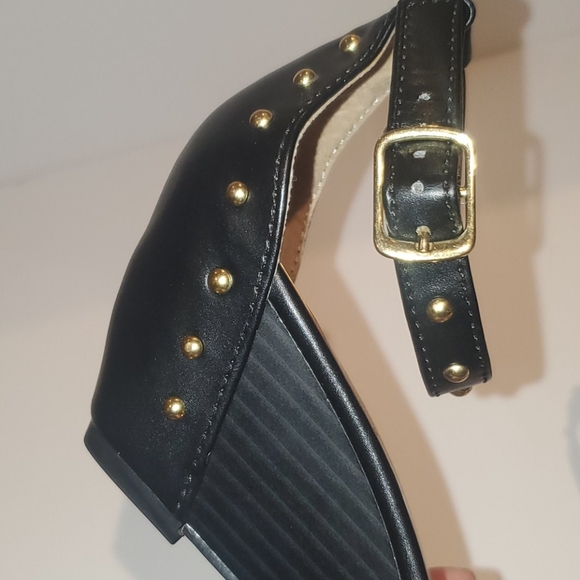 Cosmopolitan open toe wedges - Picture 3 of 9